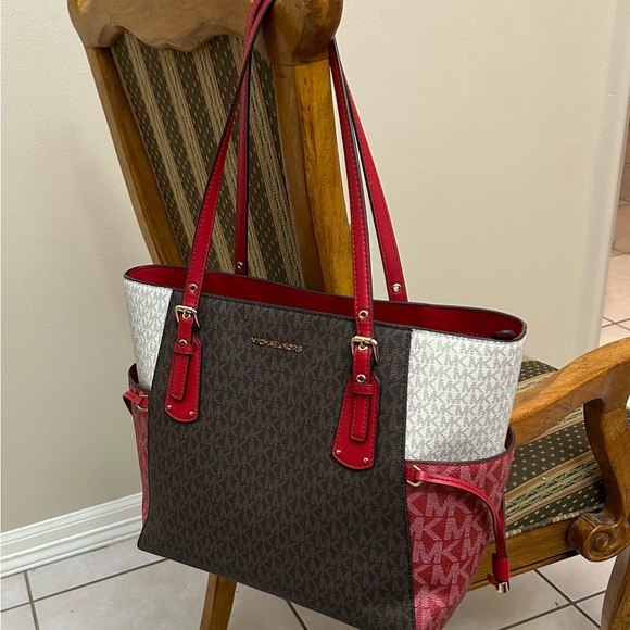 Michae Kors red and cream shades - Picture 16 of 16